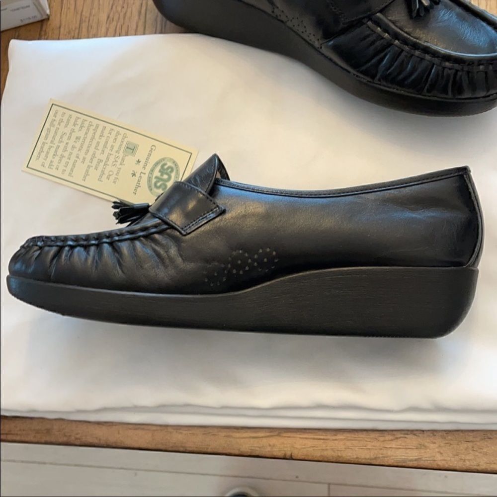 SAS BLACK LEATHER TASSLE WEDGE COMFORT SHO… - Picture 9 of 11
